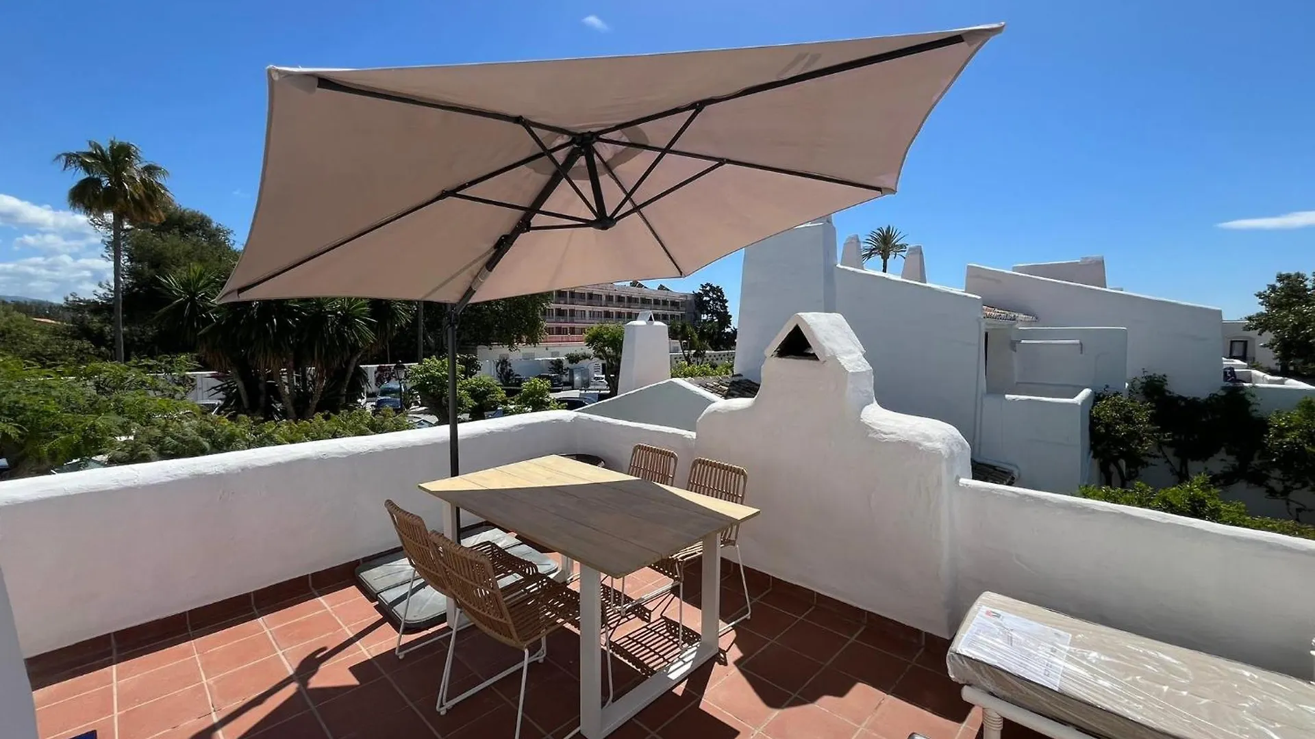 Estepona - Playa - 2 Dormitorios Con Terraza Solarium Mi2
